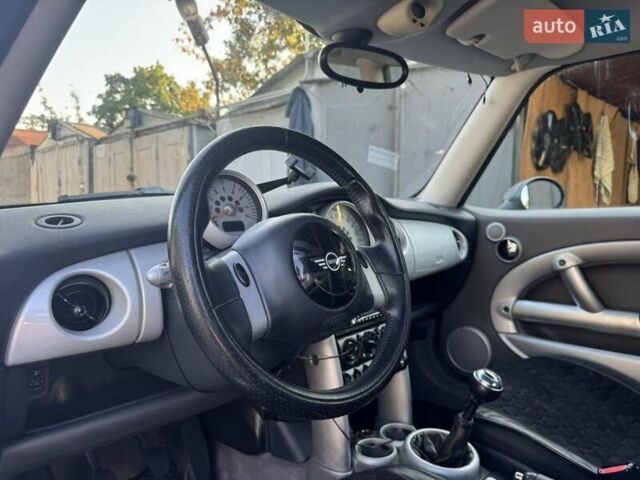 Сірий Міні Cooper, об'ємом двигуна 1.6 л та пробігом 285 тис. км за 3999 $, фото 21 на Automoto.ua