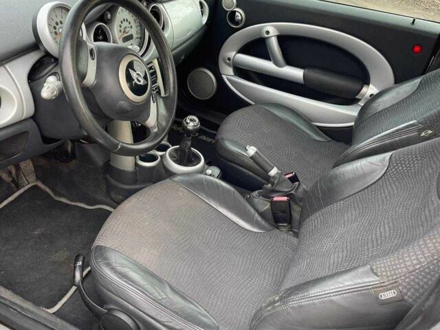 Серый Мини Купер, объемом двигателя 1.6 л и пробегом 137 тыс. км за 4900 $, фото 5 на Automoto.ua