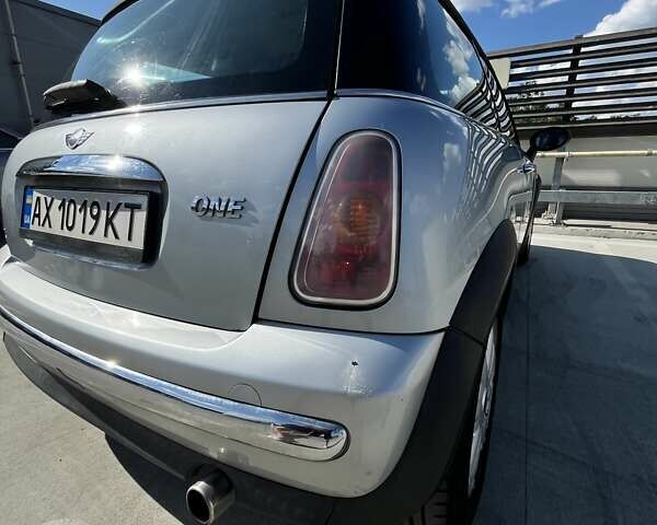 Сірий Міні Cooper, об'ємом двигуна 1.6 л та пробігом 283 тис. км за 3400 $, фото 10 на Automoto.ua