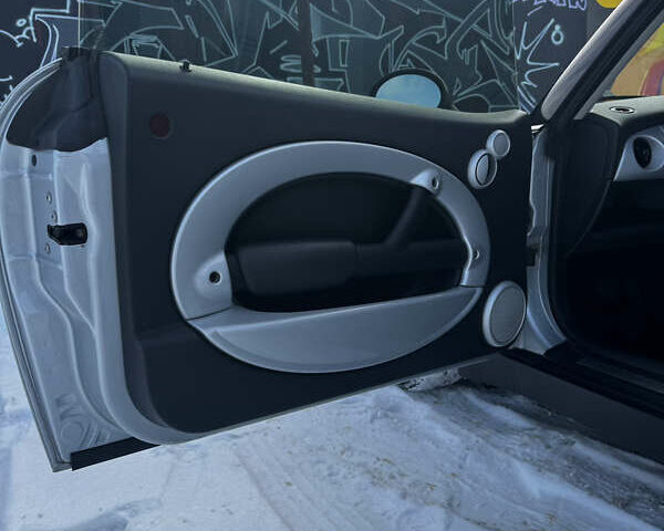 Сірий Міні Cooper, об'ємом двигуна 1.6 л та пробігом 220 тис. км за 5300 $, фото 16 на Automoto.ua