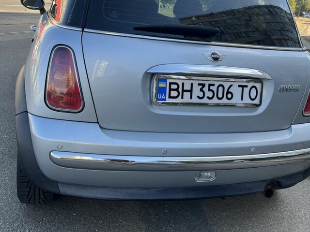 Сірий Міні Cooper, об'ємом двигуна 1.6 л та пробігом 218 тис. км за 5002 $, фото 5 на Automoto.ua