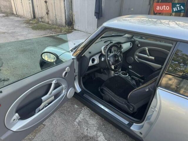Сірий Міні Cooper, об'ємом двигуна 1.6 л та пробігом 285 тис. км за 3999 $, фото 12 на Automoto.ua