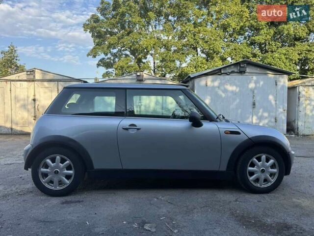 Сірий Міні Cooper, об'ємом двигуна 1.6 л та пробігом 285 тис. км за 3999 $, фото 11 на Automoto.ua