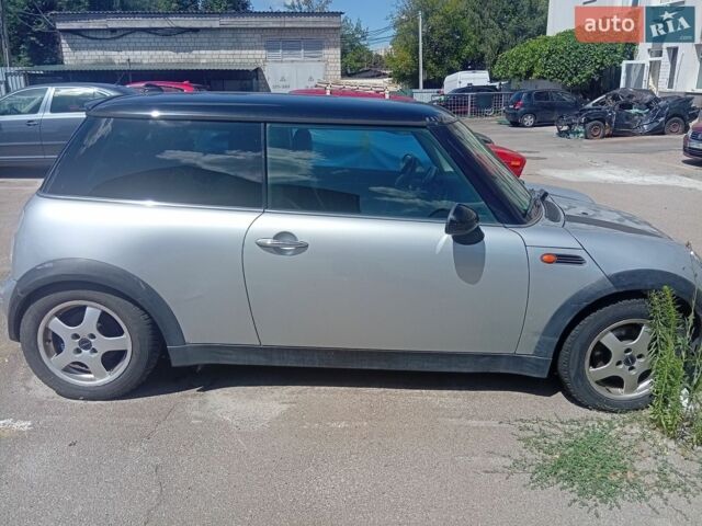 Сірий Міні Cooper, об'ємом двигуна 1.6 л та пробігом 195 тис. км за 4500 $, фото 1 на Automoto.ua
