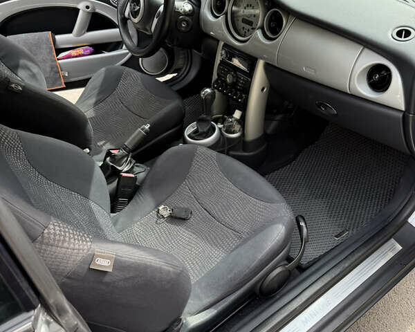 Сірий Міні Cooper, об'ємом двигуна 1.6 л та пробігом 172 тис. км за 5500 $, фото 21 на Automoto.ua