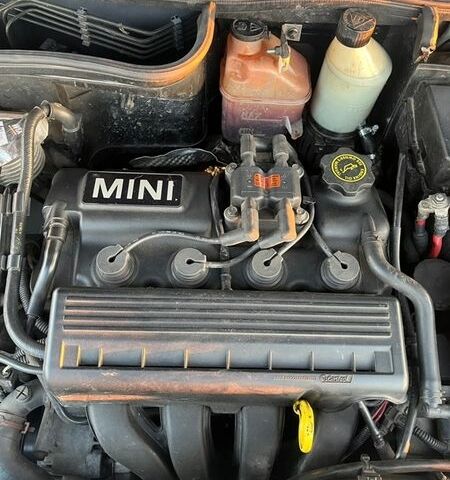 Сірий Міні Cooper, об'ємом двигуна 1.6 л та пробігом 205 тис. км за 3350 $, фото 17 на Automoto.ua