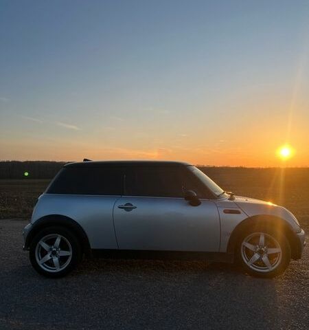 Сірий Міні Cooper, об'ємом двигуна 1.6 л та пробігом 205 тис. км за 3350 $, фото 6 на Automoto.ua
