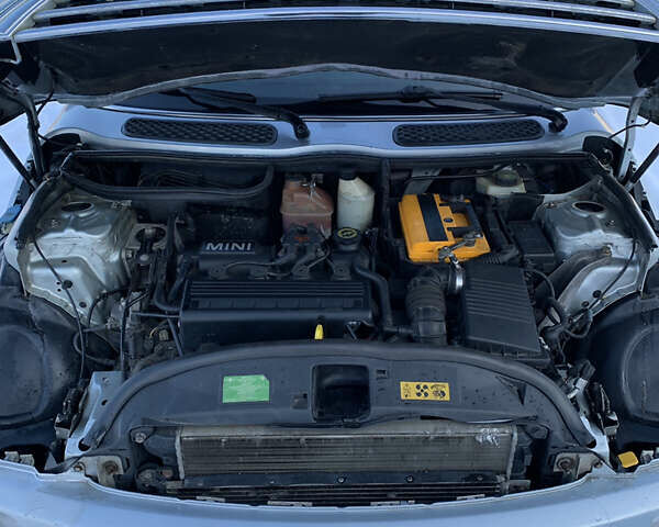 Серый Мини Купер, объемом двигателя 1.6 л и пробегом 205 тыс. км за 3900 $, фото 14 на Automoto.ua