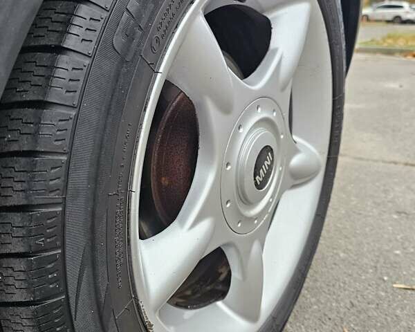 Сірий Міні Cooper, об'ємом двигуна 1.6 л та пробігом 275 тис. км за 3000 $, фото 17 на Automoto.ua