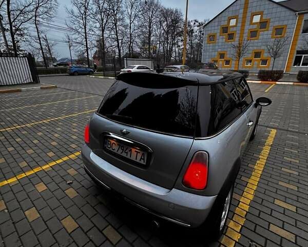 Сірий Міні Cooper, об'ємом двигуна 1.6 л та пробігом 156 тис. км за 5500 $, фото 4 на Automoto.ua