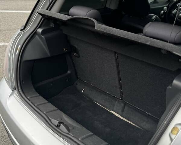 Серый Мини Купер, объемом двигателя 1.6 л и пробегом 213 тыс. км за 5500 $, фото 11 на Automoto.ua