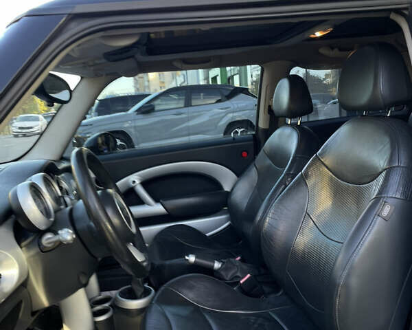 Сірий Міні Cooper, об'ємом двигуна 1.6 л та пробігом 253 тис. км за 6600 $, фото 10 на Automoto.ua