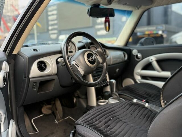 Серый Мини Купер, объемом двигателя 1.6 л и пробегом 214 тыс. км за 4900 $, фото 4 на Automoto.ua