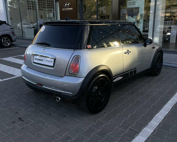 Сірий Міні Cooper, об'ємом двигуна 1.6 л та пробігом 253 тис. км за 6600 $, фото 23 на Automoto.ua