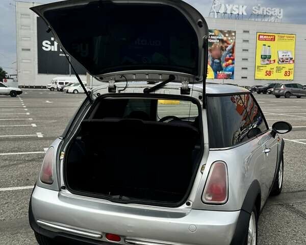 Серый Мини Купер, объемом двигателя 1.6 л и пробегом 213 тыс. км за 5500 $, фото 10 на Automoto.ua