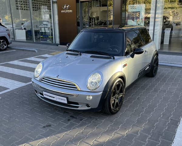 Сірий Міні Cooper, об'ємом двигуна 1.6 л та пробігом 253 тис. км за 6600 $, фото 6 на Automoto.ua