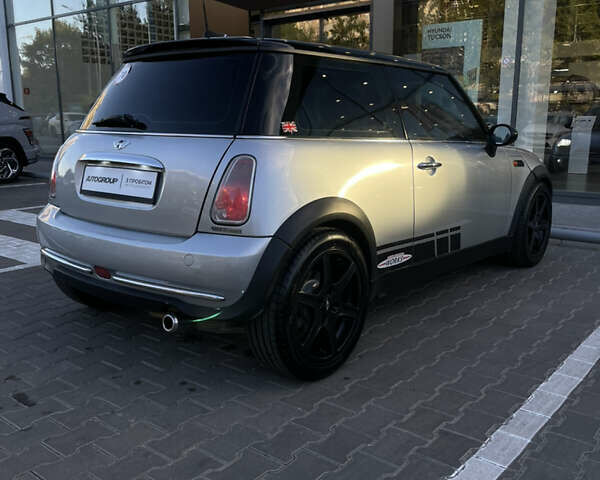 Сірий Міні Cooper, об'ємом двигуна 1.6 л та пробігом 253 тис. км за 6600 $, фото 24 на Automoto.ua