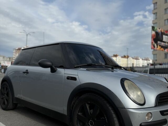 Сірий Міні Cooper, об'ємом двигуна 1.6 л та пробігом 328 тис. км за 4116 $, фото 19 на Automoto.ua