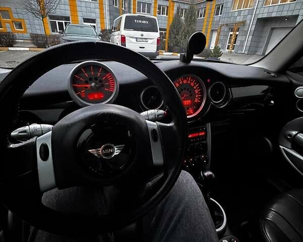 Сірий Міні Cooper, об'ємом двигуна 1.6 л та пробігом 156 тис. км за 5500 $, фото 9 на Automoto.ua