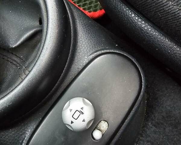 Серый Мини Купер, объемом двигателя 1.6 л и пробегом 275 тыс. км за 3500 $, фото 17 на Automoto.ua