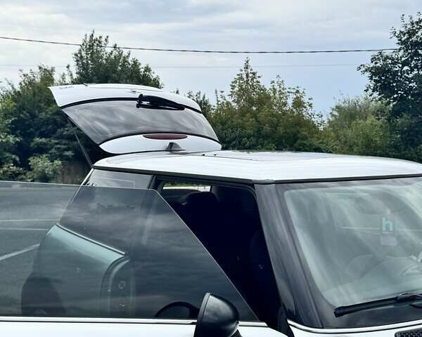 Серый Мини Купер, объемом двигателя 1.6 л и пробегом 213 тыс. км за 5500 $, фото 5 на Automoto.ua