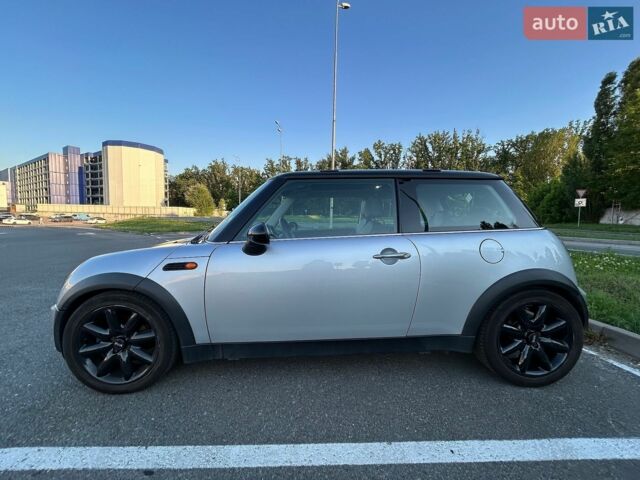 Сірий Міні Cooper, об'ємом двигуна 1.6 л та пробігом 250 тис. км за 6000 $, фото 4 на Automoto.ua