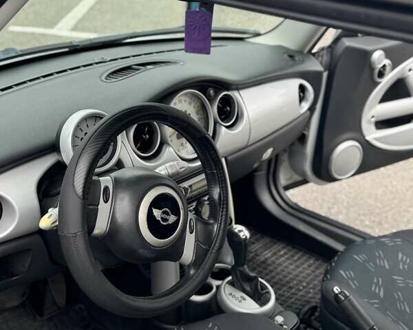 Серый Мини Купер, объемом двигателя 1.6 л и пробегом 213 тыс. км за 5500 $, фото 17 на Automoto.ua