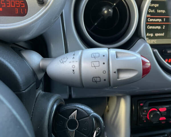 Сірий Міні Cooper, об'ємом двигуна 1.6 л та пробігом 253 тис. км за 6600 $, фото 16 на Automoto.ua