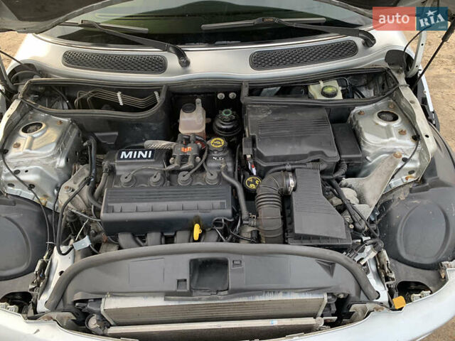 Сірий Міні Cooper, об'ємом двигуна 1.6 л та пробігом 230 тис. км за 3900 $, фото 5 на Automoto.ua