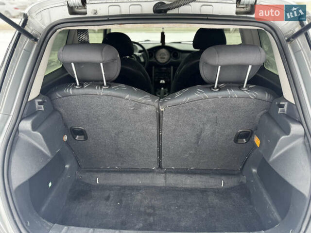 Серый Мини Купер, объемом двигателя 1.6 л и пробегом 230 тыс. км за 4200 $, фото 21 на Automoto.ua