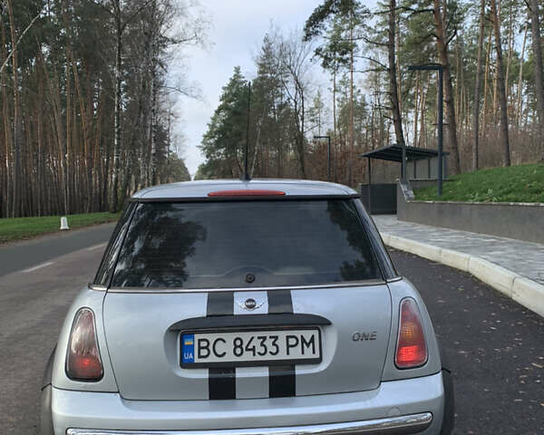 Сірий Міні Cooper, об'ємом двигуна 1.6 л та пробігом 230 тис. км за 3900 $, фото 4 на Automoto.ua