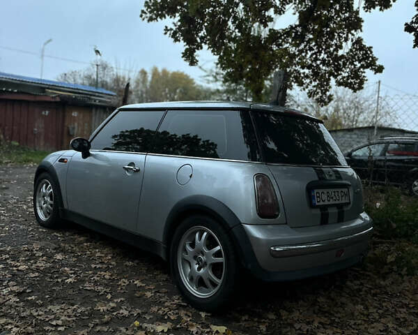 Серый Мини Купер, объемом двигателя 1.6 л и пробегом 228 тыс. км за 4100 $, фото 2 на Automoto.ua