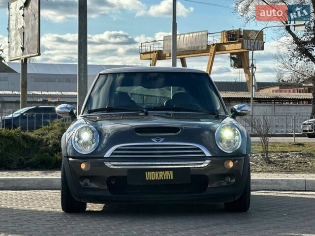 Серый Мини Купер, объемом двигателя 1.6 л и пробегом 225 тыс. км за 6350 $, фото 1 на Automoto.ua