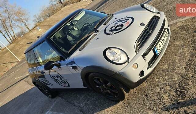 Серый Мини Купер, объемом двигателя 1.6 л и пробегом 237 тыс. км за 7500 $, фото 1 на Automoto.ua