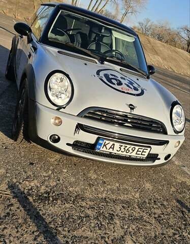 Серый Мини Купер, объемом двигателя 1.6 л и пробегом 237 тыс. км за 7500 $, фото 14 на Automoto.ua