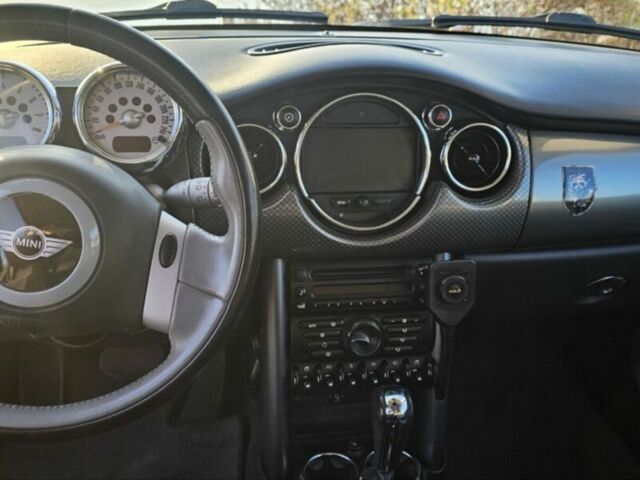 Сірий Міні Cooper, об'ємом двигуна 1.6 л та пробігом 237 тис. км за 7500 $, фото 22 на Automoto.ua