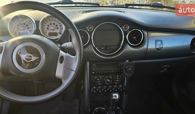 Серый Мини Купер, объемом двигателя 1.6 л и пробегом 237 тыс. км за 7500 $, фото 20 на Automoto.ua