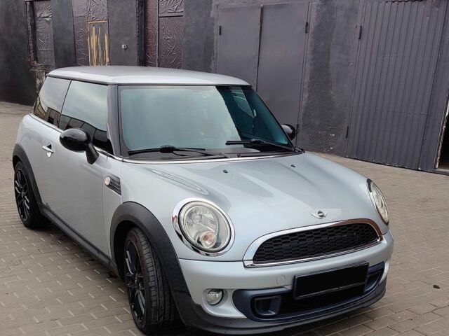 Сірий Міні Cooper, об'ємом двигуна 1.4 л та пробігом 193 тис. км за 6300 $, фото 2 на Automoto.ua