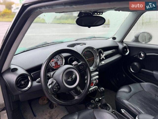 Сірий Міні Cooper, об'ємом двигуна 1.6 л та пробігом 239 тис. км за 5200 $, фото 20 на Automoto.ua
