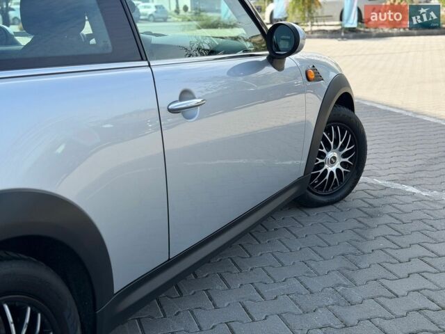 Сірий Міні Cooper, об'ємом двигуна 1.4 л та пробігом 223 тис. км за 4500 $, фото 22 на Automoto.ua