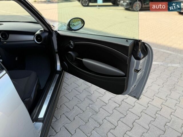 Сірий Міні Cooper, об'ємом двигуна 1.4 л та пробігом 223 тис. км за 4500 $, фото 9 на Automoto.ua
