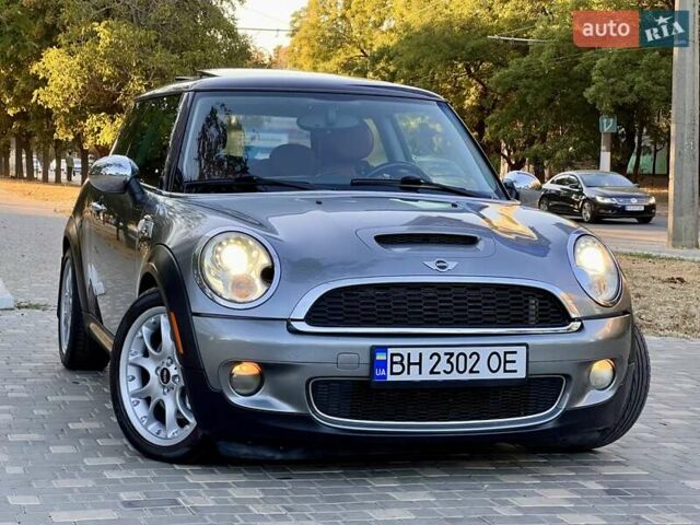 Сірий Міні Cooper, об'ємом двигуна 1.6 л та пробігом 220 тис. км за 6800 $, фото 51 на Automoto.ua