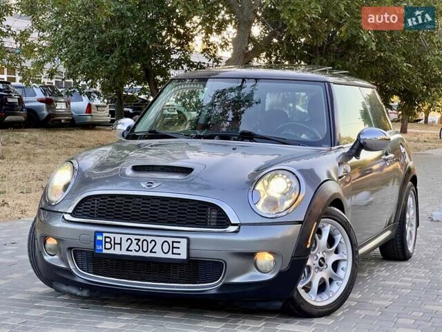 Сірий Міні Cooper, об'ємом двигуна 1.6 л та пробігом 220 тис. км за 6800 $, фото 56 на Automoto.ua