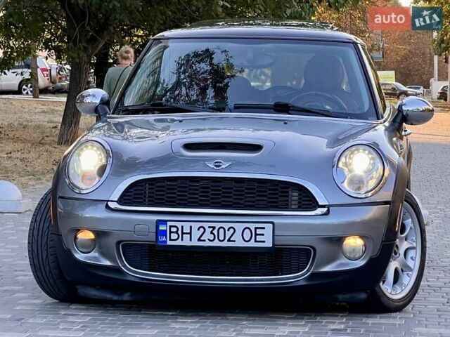 Сірий Міні Cooper, об'ємом двигуна 1.6 л та пробігом 220 тис. км за 6800 $, фото 2 на Automoto.ua