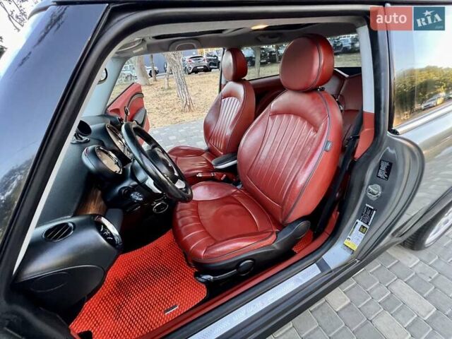 Сірий Міні Cooper, об'ємом двигуна 1.6 л та пробігом 220 тис. км за 6800 $, фото 39 на Automoto.ua