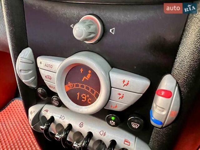 Сірий Міні Cooper, об'ємом двигуна 1.6 л та пробігом 220 тис. км за 6800 $, фото 15 на Automoto.ua