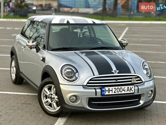 Сірий Міні Cooper, об'ємом двигуна 1.6 л та пробігом 100 тис. км за 9900 $, фото 11 на Automoto.ua