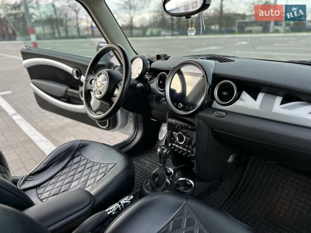 Сірий Міні Cooper, об'ємом двигуна 1.6 л та пробігом 100 тис. км за 9900 $, фото 38 на Automoto.ua