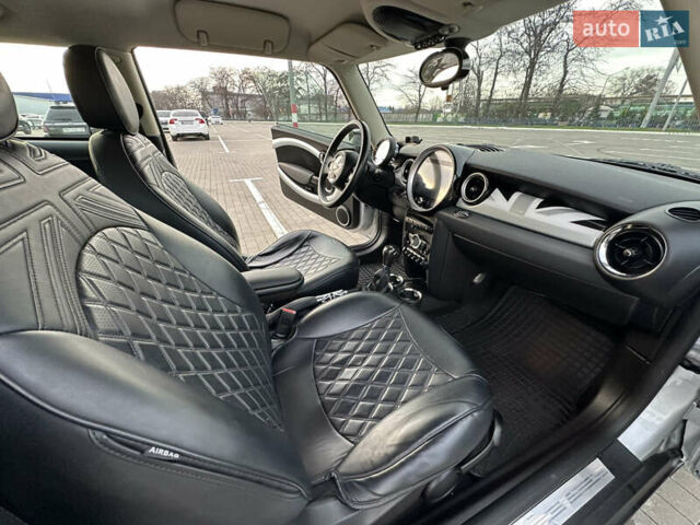 Сірий Міні Cooper, об'ємом двигуна 1.6 л та пробігом 100 тис. км за 9900 $, фото 36 на Automoto.ua