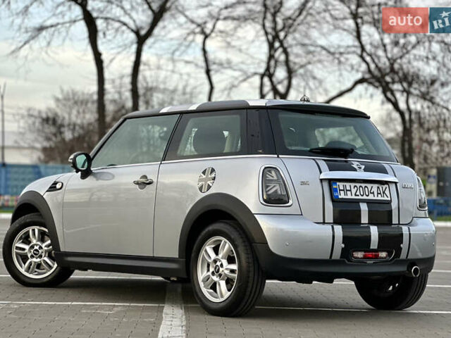 Сірий Міні Cooper, об'ємом двигуна 1.6 л та пробігом 100 тис. км за 9900 $, фото 3 на Automoto.ua
